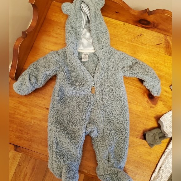 Cozy bundle of gender neutral baby clothes size newborn to 3months - Picture 4 of 5